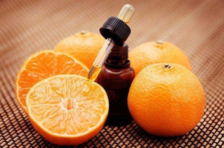 Vaji esencial i portokallit është një tonik i shkëlqyer i lëkurës